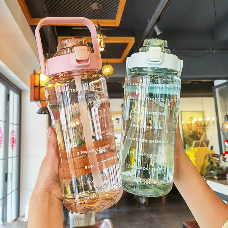 2리터 휴대용 스포츠 물병(스트로우 포함), 대용량 플 - Sports Equipment Types 리뷰 및 가격